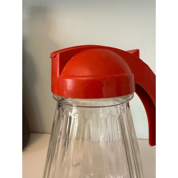 Vintage Federal Tool glass syrup dispenser with red plastic top - Picture 10 of 12